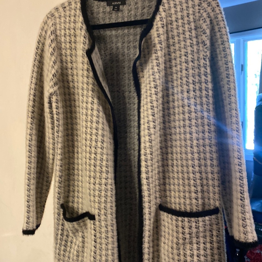 Cardigan Black and White